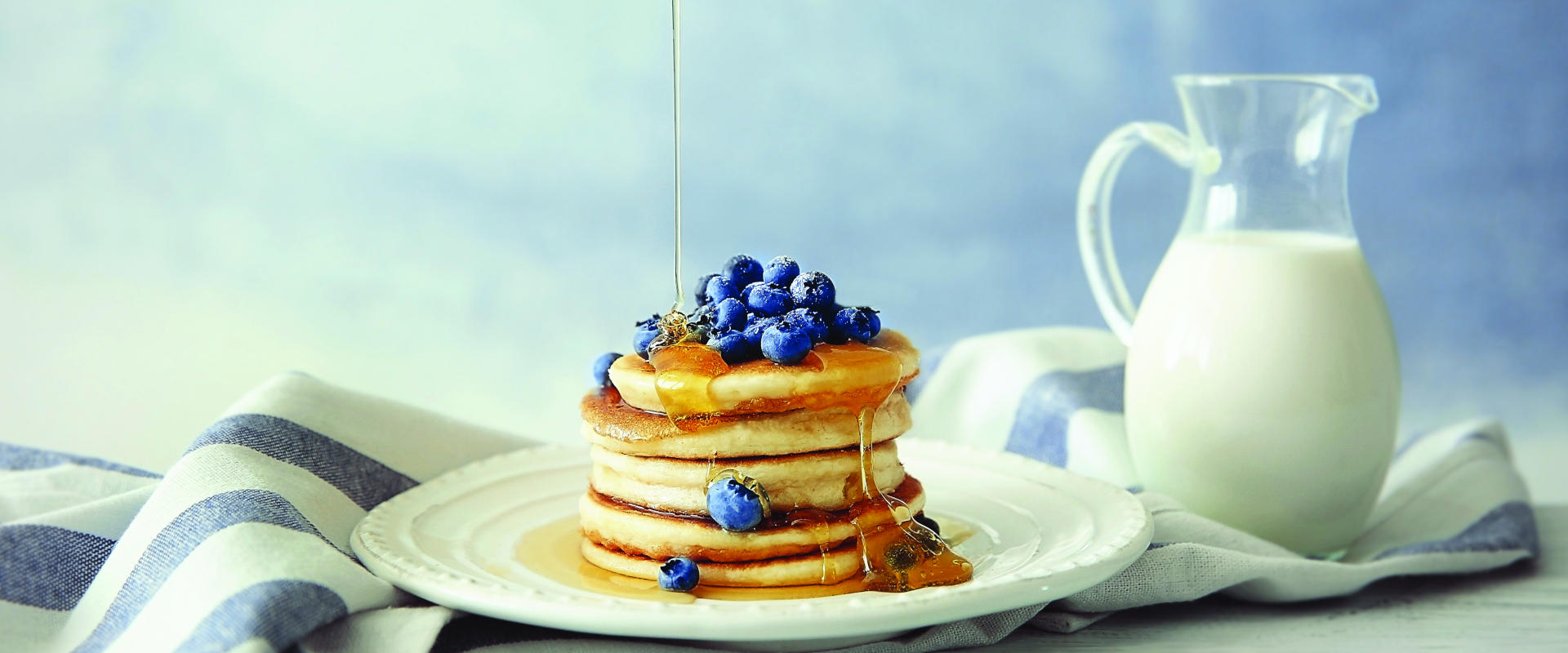 pancake with blueberries and honey