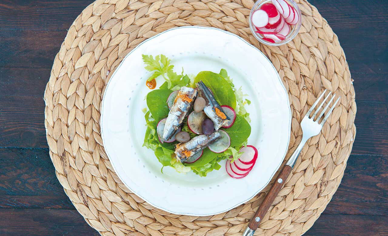 Salad with sardines 