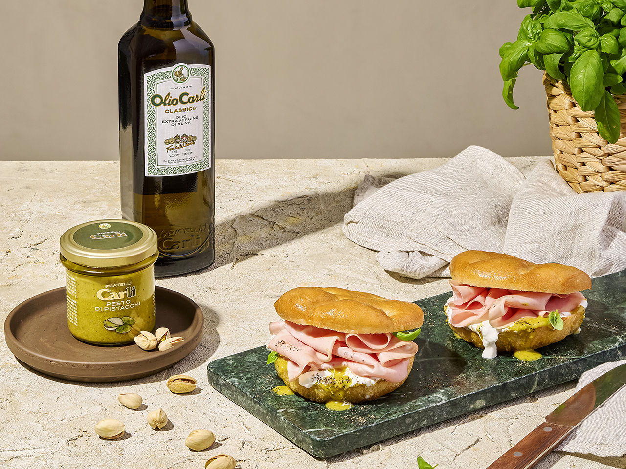 Focaccia bites with pistachio pesto and mozzarella