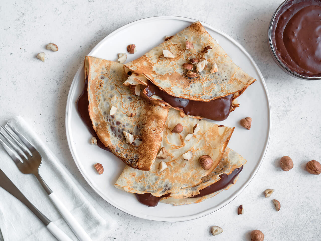 Crêpes with Hazelnut and Cocoa Spread