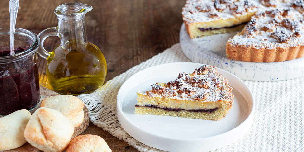Ricotta and amaretti pie
