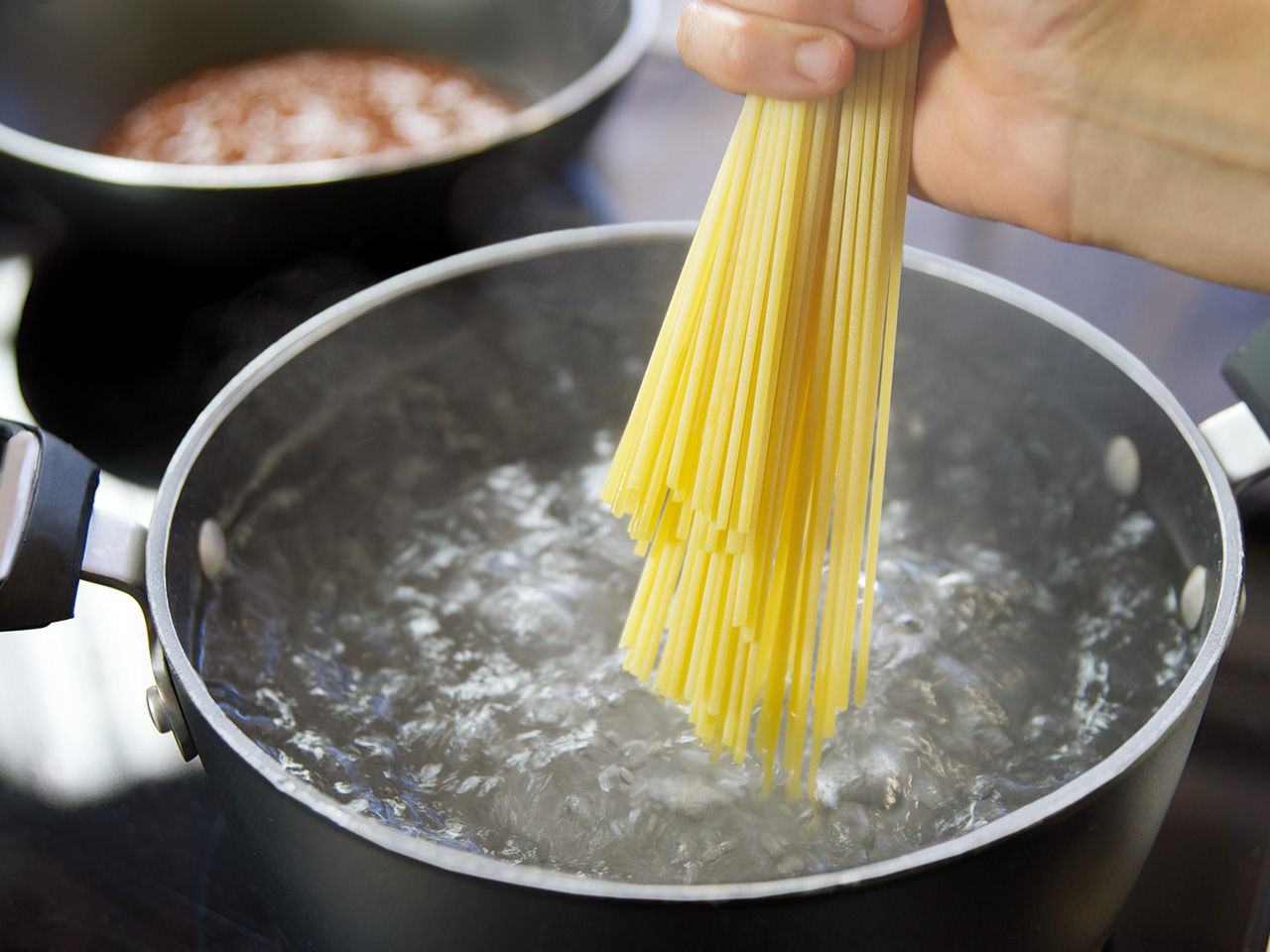Spaghetti in boiled water