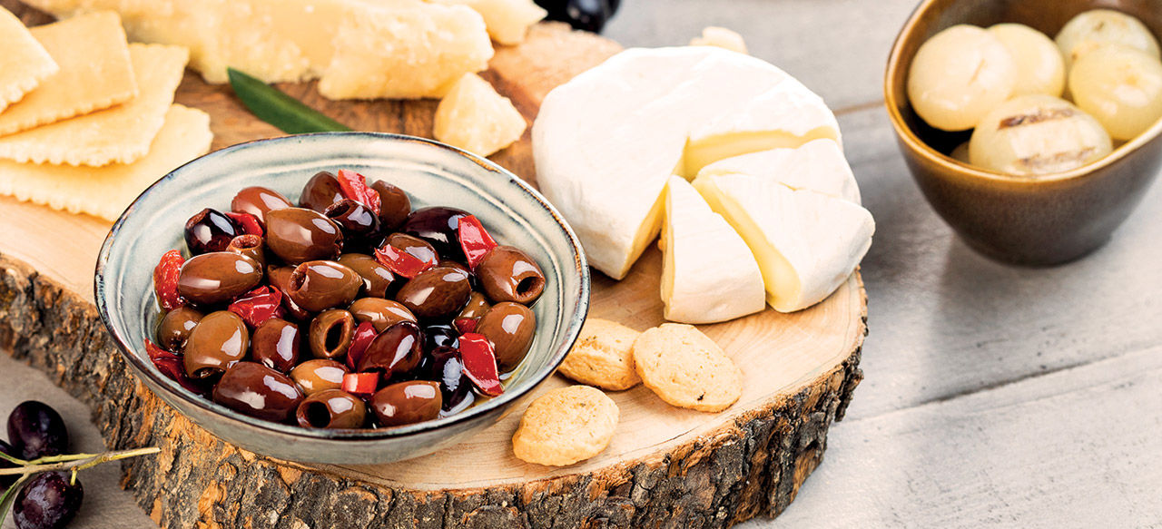 Pitted spicy olives