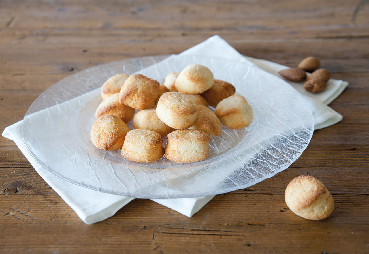 Amaretti Morbidi su piatto