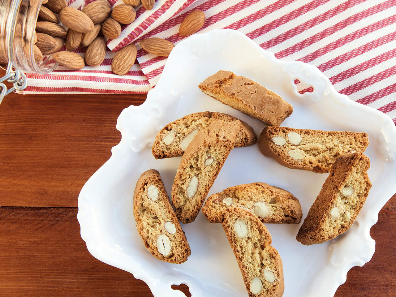 cantuccini and ice cream