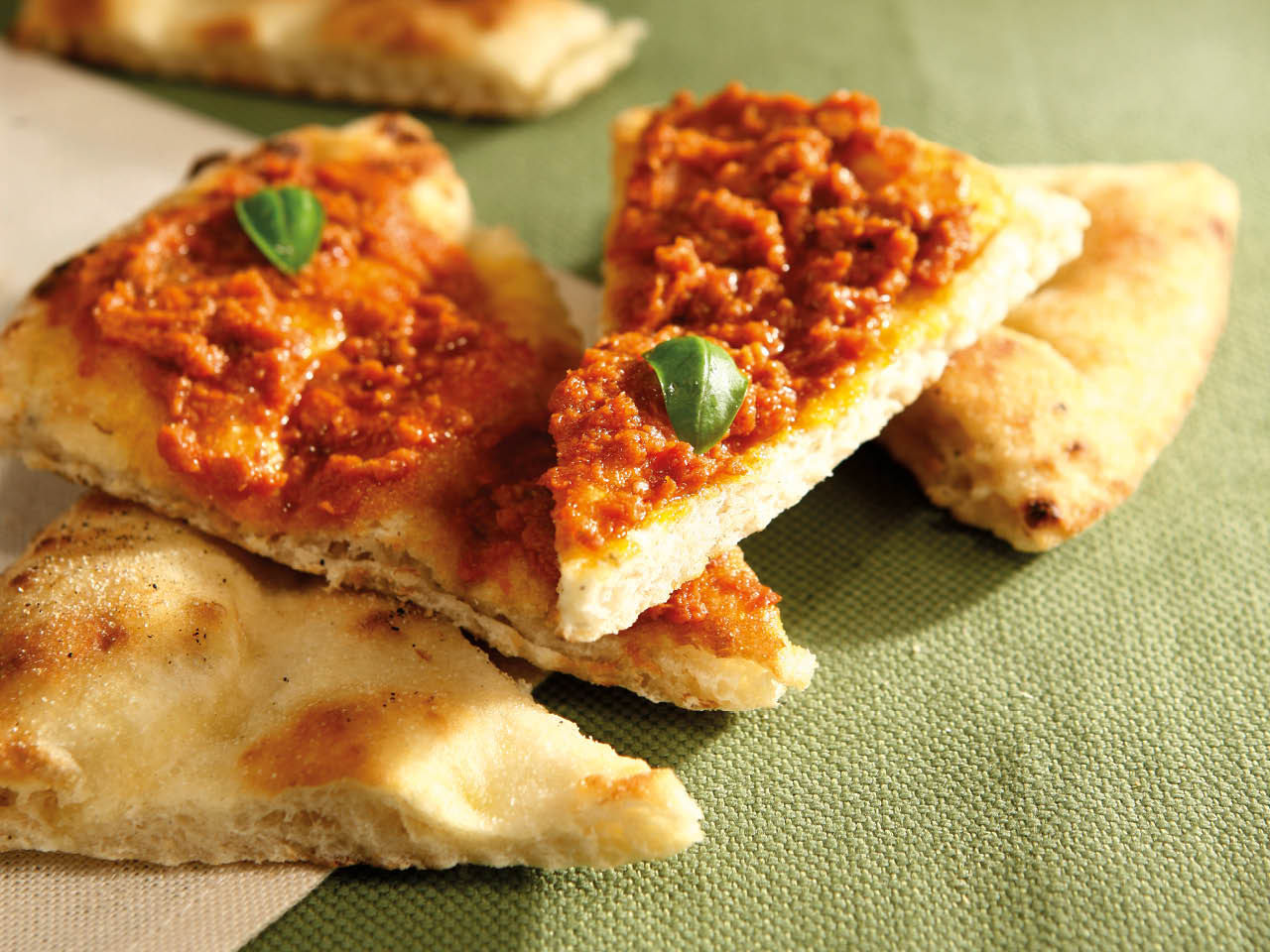 Serving suggestion featuring Carli Pizza and Focaccia for an aperitif.