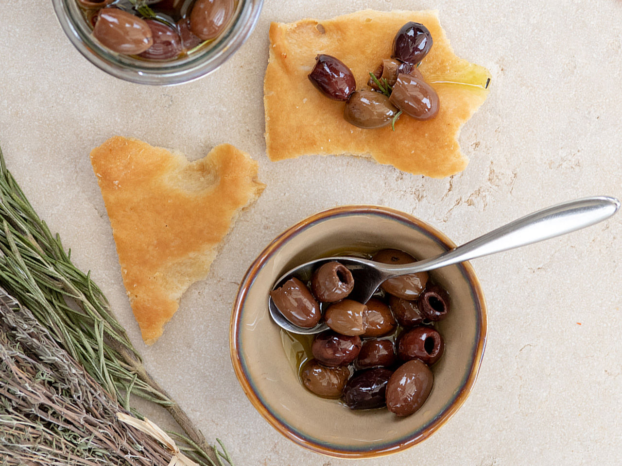 Mixed board with spicy olives